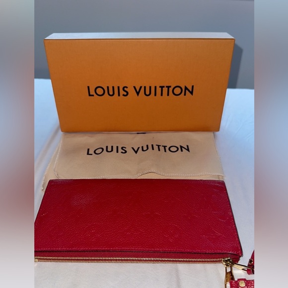 Authentic Louis Vuitton, double zipper red wallet with dust bag and box - Picture 2 of 3